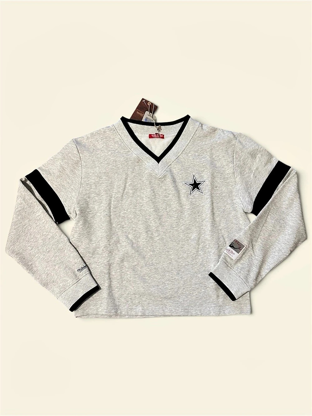 Dallas Cowboys NFL V-Neck Cropped Sweatshirt Gray & Black Large NWT!